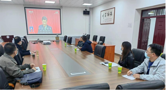 土木公司师生收看中国共产党第二十次全国代表大会开幕会
